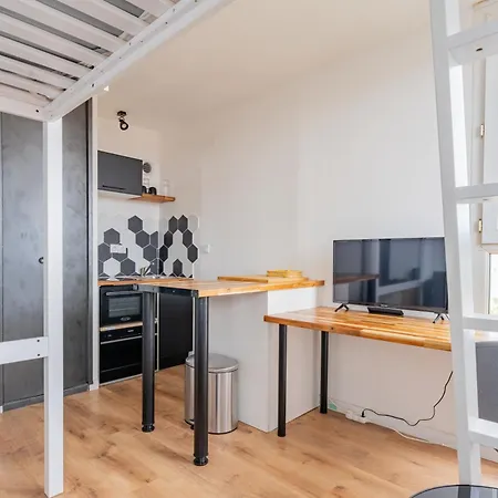 Charlemagne - Studio Confortable Avec Parking Gratuit - Quelques Pas De La Gare, Cuisine, Wifi شقة أراس