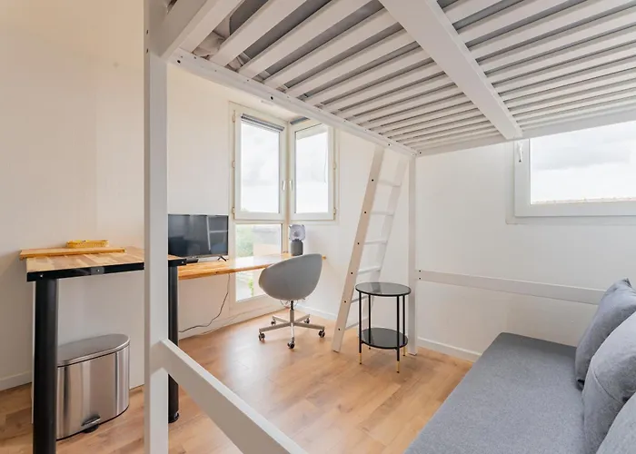 Charlemagne - Studio Confortable Avec Parking Gratuit - Quelques Pas De La Gare, Cuisine, Wifi * Arras