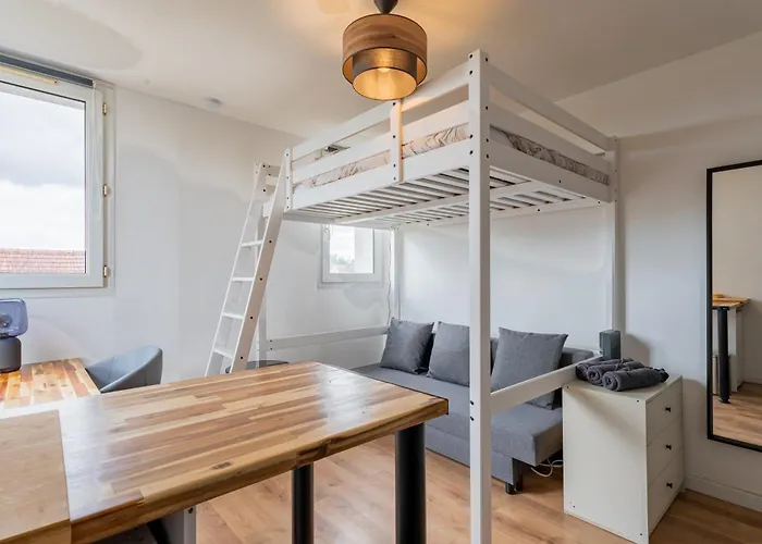 Charlemagne - Studio Confortable Avec Parking Gratuit - Quelques Pas De La Gare, Cuisine, Wifi