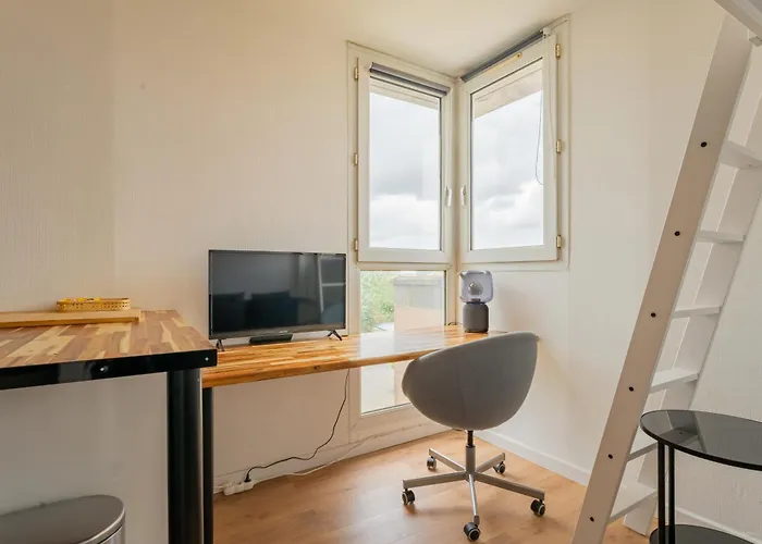 Apartment Charlemagne - Studio Confortable Avec Parking Gratuit - Quelques Pas De La Gare, Cuisine, Wifi