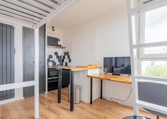 Charlemagne - Studio Confortable Avec Parking Gratuit - Quelques Pas De La Gare, Cuisine, Wifi Apartment Arras